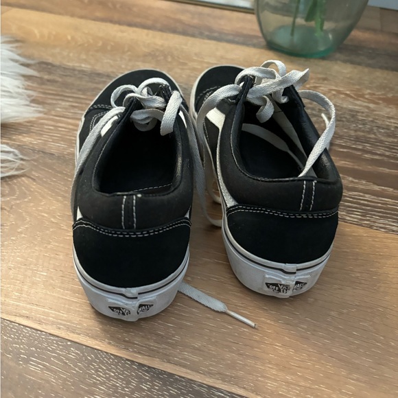 Vans - Picture 4 of 5